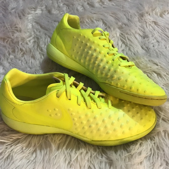 Nike Macistax Yellow Sneakers - Picture 5 of 13